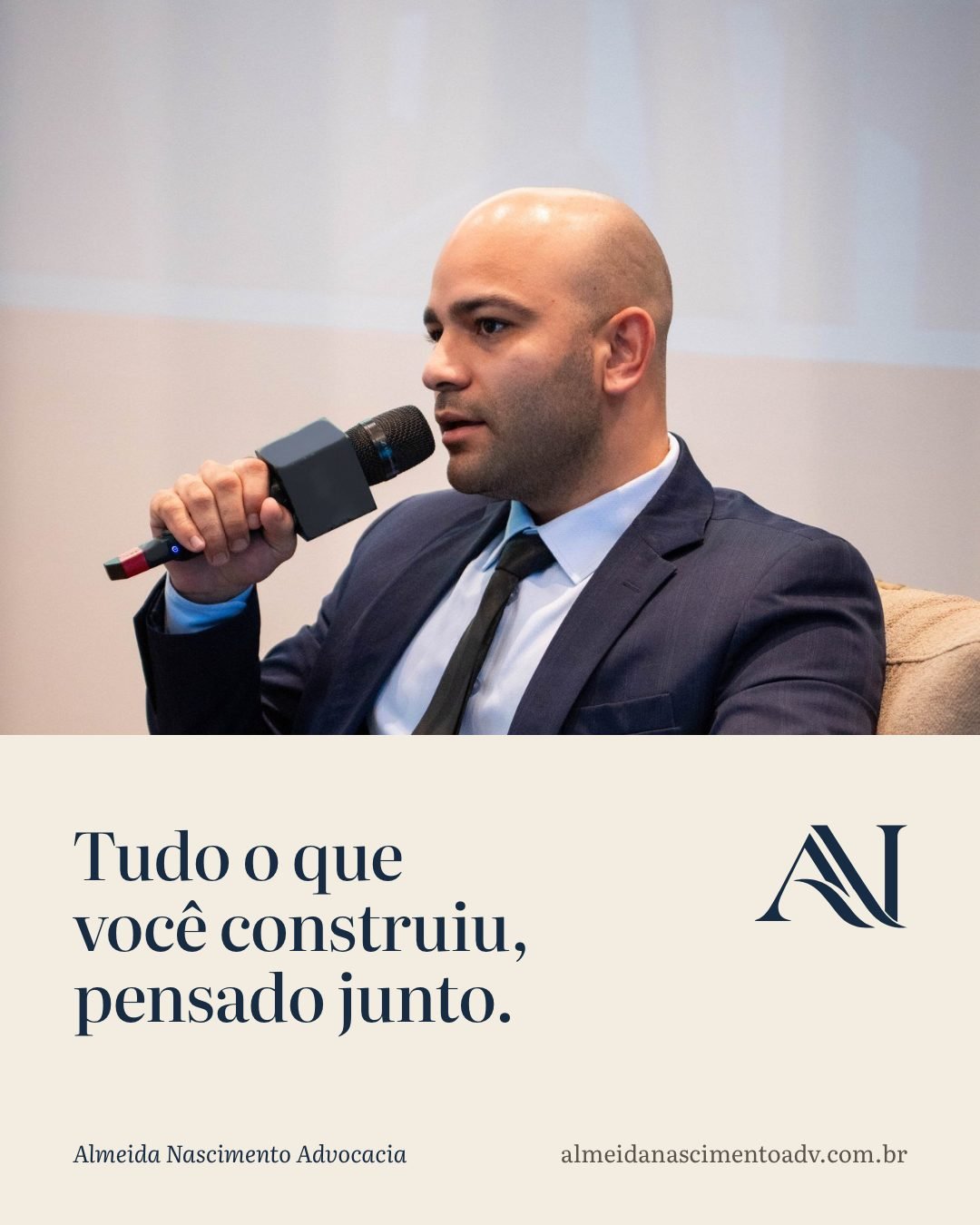 Post com foto aprovada e a frase da marca