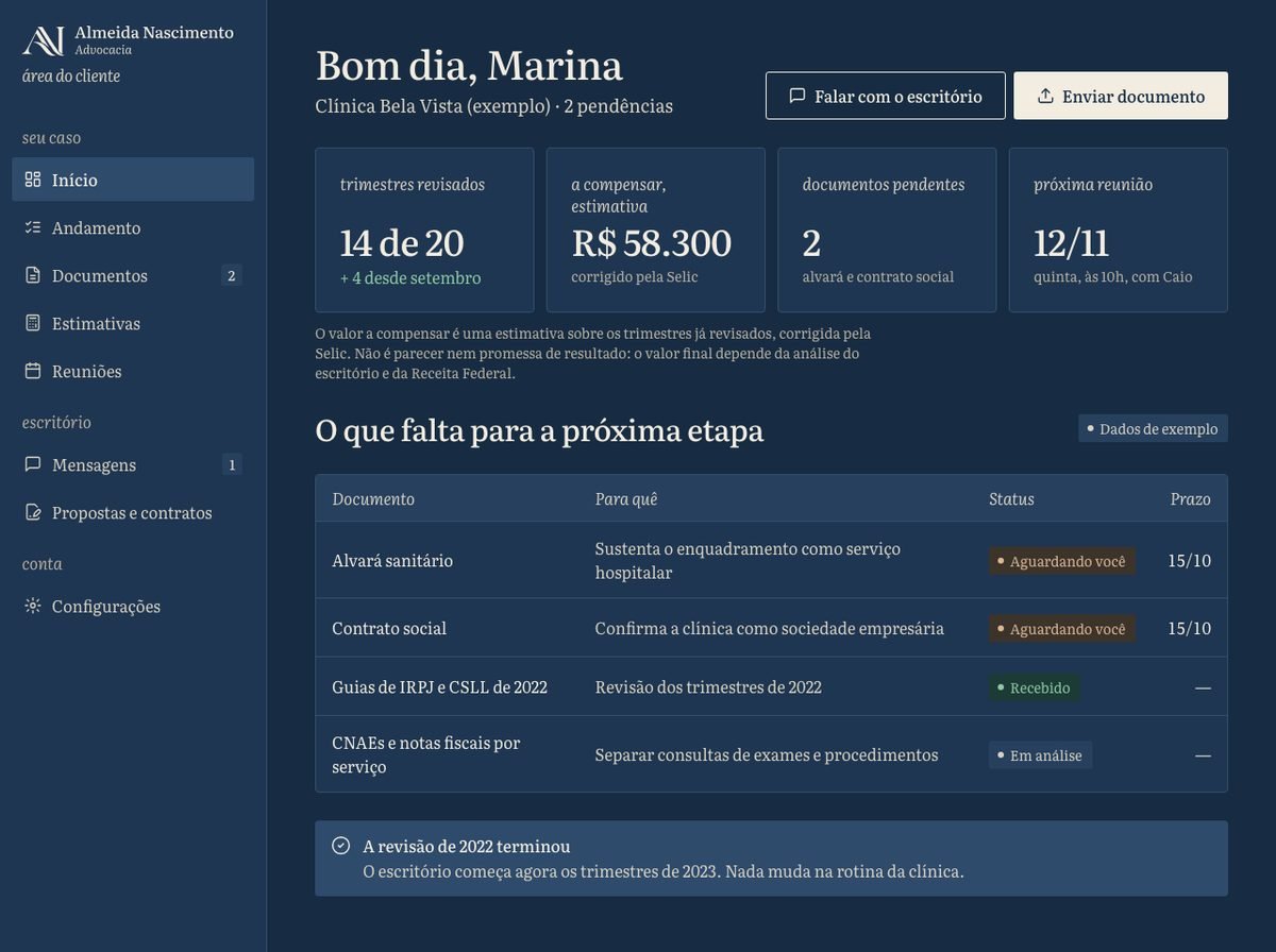 Início da área do cliente no tema escuro, com menu lateral, indicadores e lista de documentos